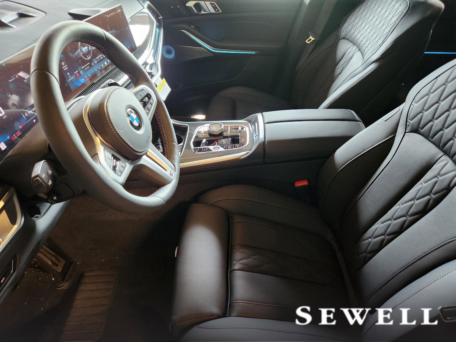 2025 BMW X7 M60i Vehicle Photo in PLANO, TX 75024