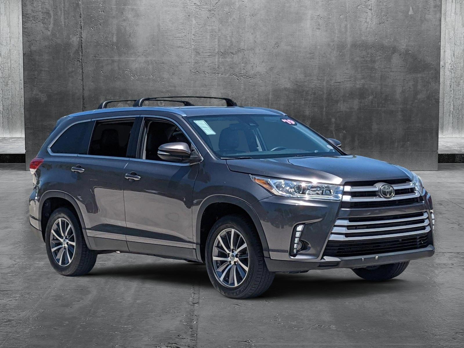2019 Toyota Highlander Vehicle Photo in Davie, FL 33331