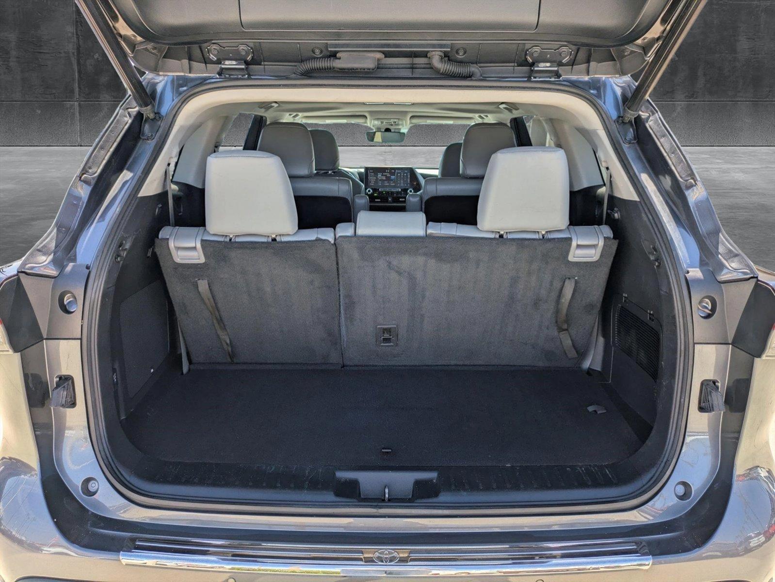 2022 Toyota Highlander Vehicle Photo in Tustin, CA 92782