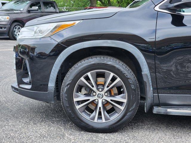 2019 Toyota Highlander Vehicle Photo in Decatur, TX 76234