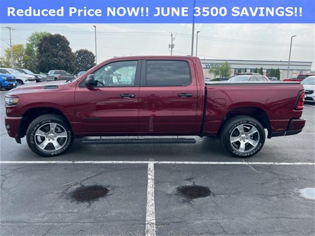 2025 Ram 1500 Vehicle Photo in GREEN BAY, WI 54304-5303