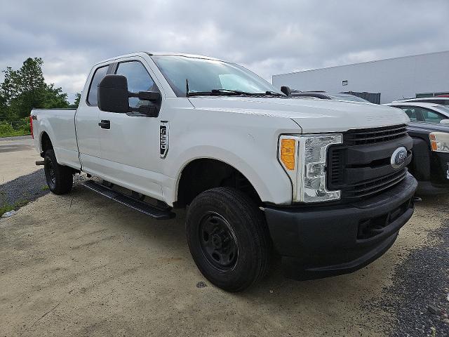2017 Ford Super Duty F-250 SRW Vehicle Photo in TREVOSE, PA 19053-4984