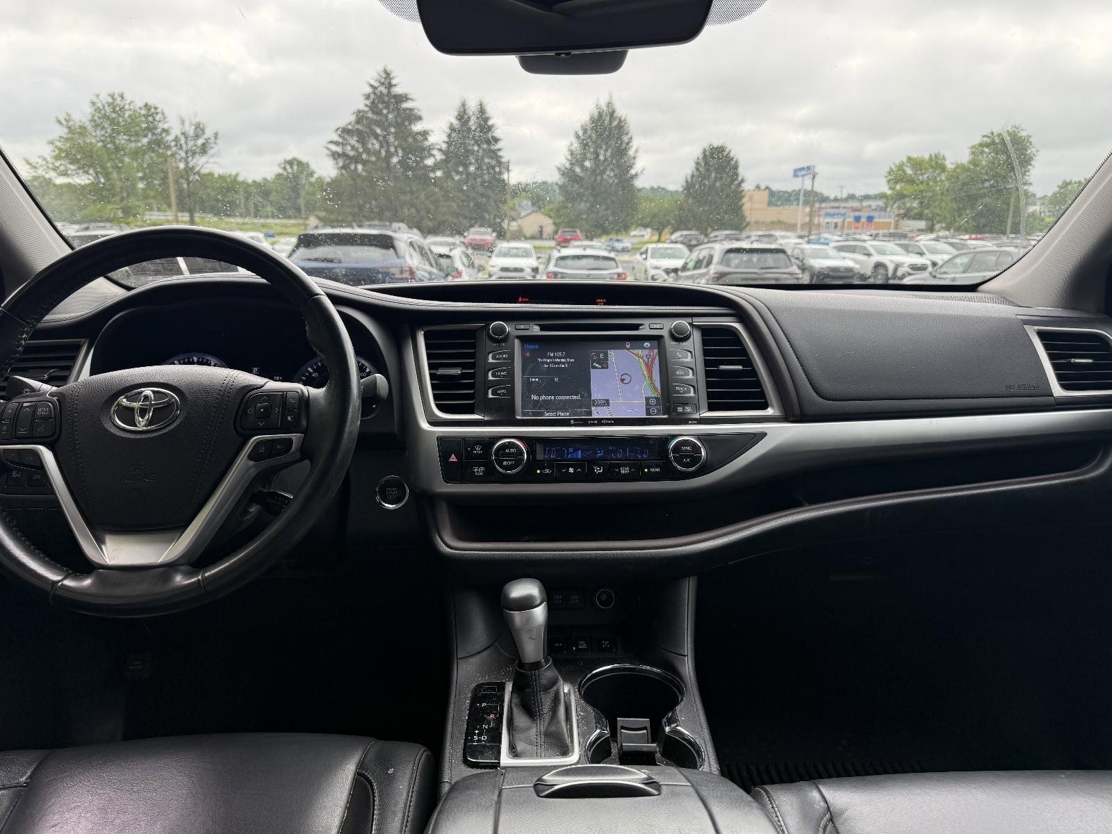 2017 Toyota Highlander Vehicle Photo in Harrisburg, PA 17111