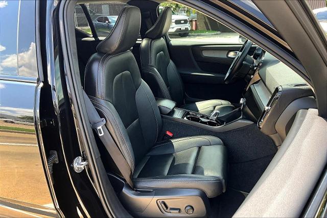 2025 Volvo XC40 Vehicle Photo in Houston, TX 77007