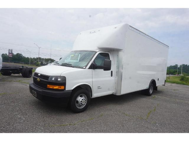 2023 Chevrolet Express Cutaway 4500 Vehicle Photo in ALCOA, TN 37701-3235