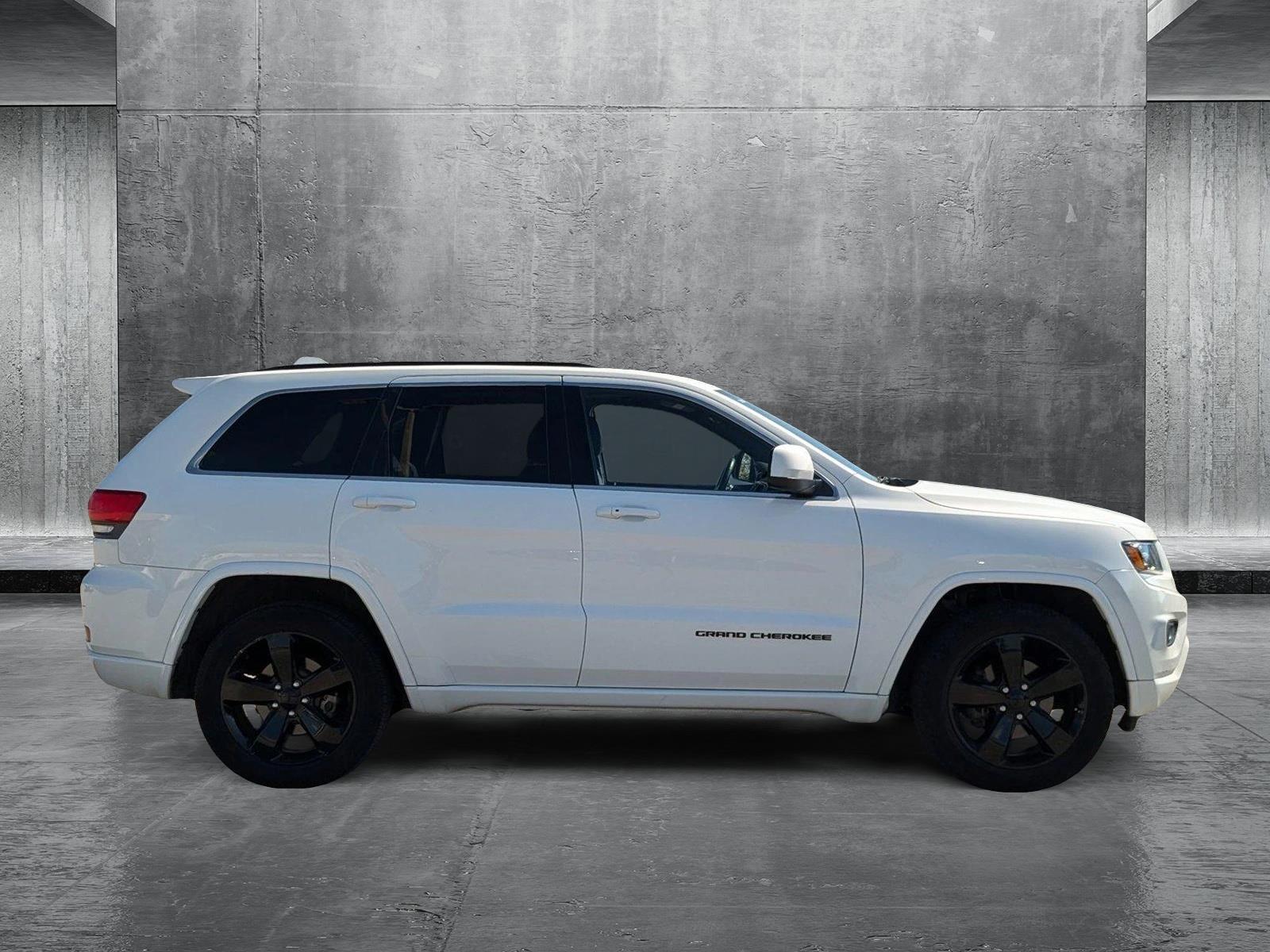 2015 Jeep Grand Cherokee Vehicle Photo in St. Petersburg, FL 33713