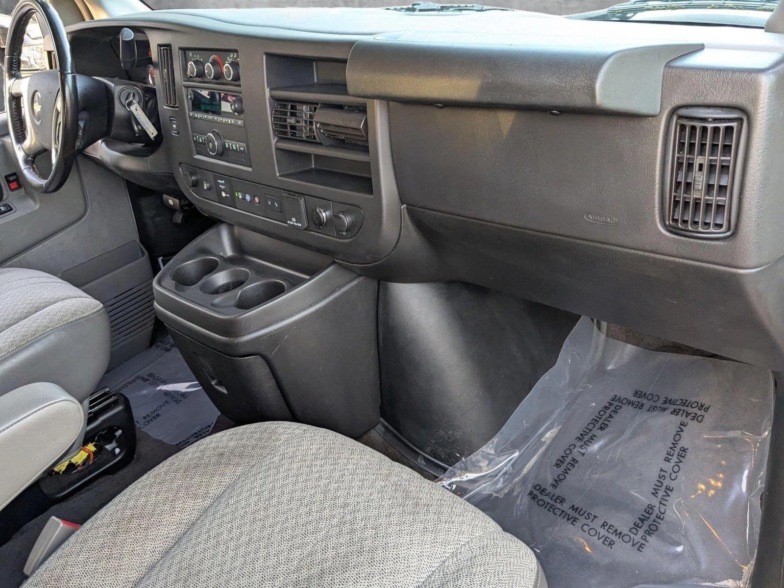 2019 Chevrolet Express Passenger Vehicle Photo in PEMBROKE PINES, FL 33024-6534