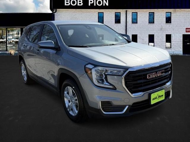 2024 GMC Terrain Vehicle Photo in CHICOPEE, MA 01020-5001