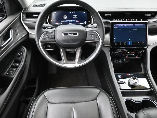 2023 Jeep Grand Cherokee L Vehicle Photo in Cedar Rapids, IA 52402