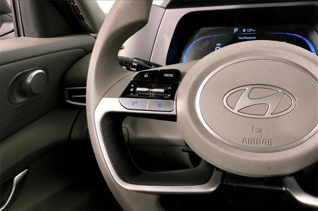 2024 Hyundai ELANTRA Vehicle Photo in Lees Summit, MO 64086