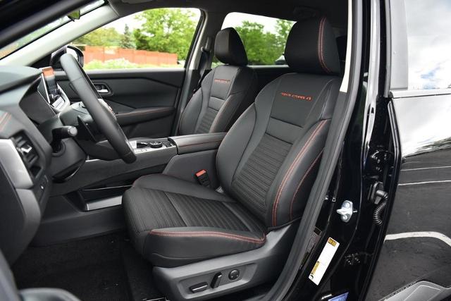 2025 Nissan Rogue Vehicle Photo in Ballwin, MO 63011