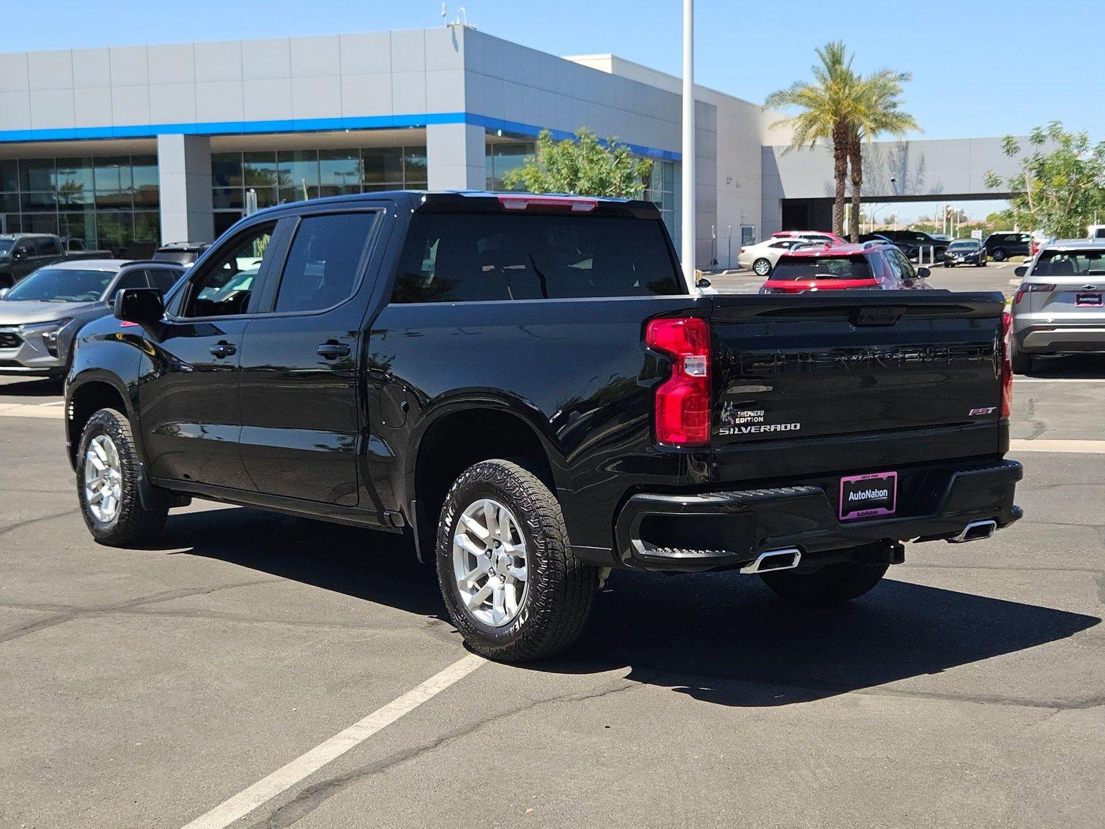 2022 Chevrolet Silverado 1500 Vehicle Photo in GILBERT, AZ 85297-0446