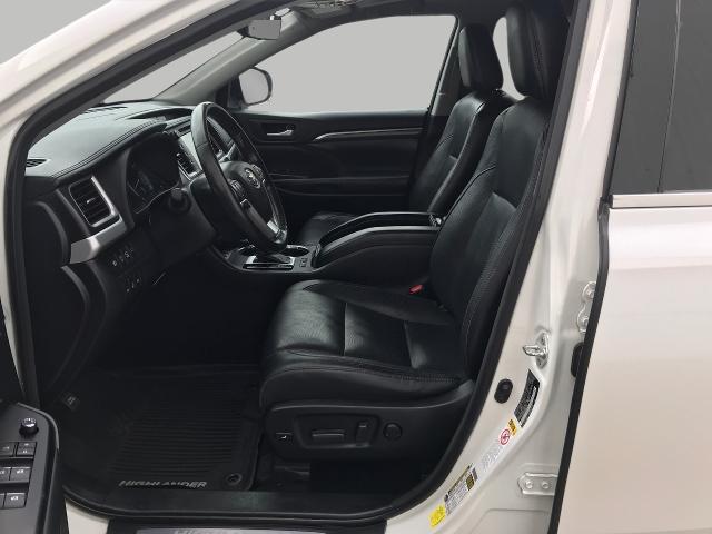 2018 Toyota Highlander Vehicle Photo in GREEN BAY, WI 54303-3330