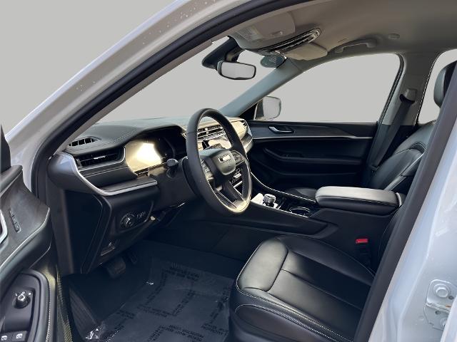 2023 Jeep Grand Cherokee L Vehicle Photo in MANITOWOC, WI 54220-5838