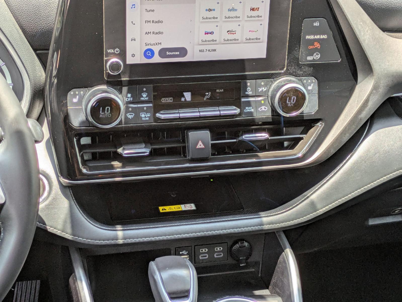 2023 Toyota Highlander Vehicle Photo in SELMA, TX 78154-1460