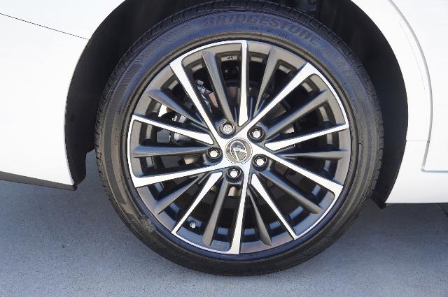 2024 Lexus ES 350 Vehicle Photo in Riverdale, UT 84405