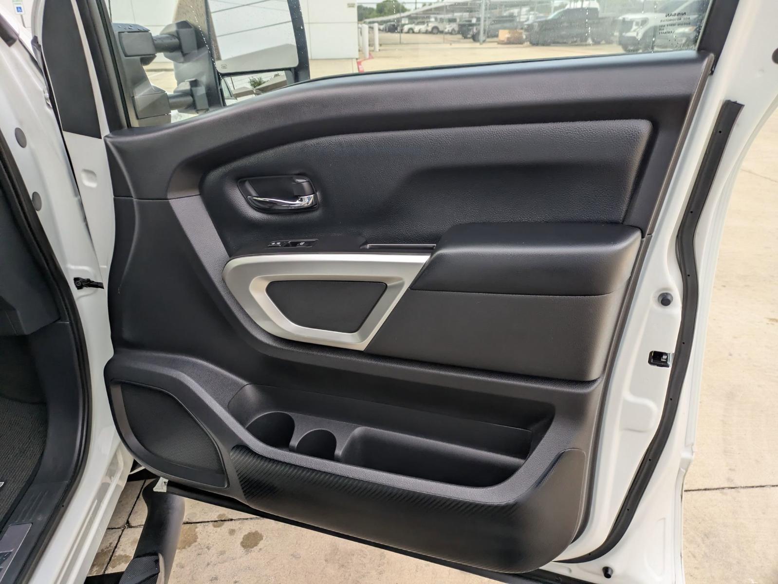 2021 Nissan Titan Vehicle Photo in SELMA, TX 78154-1460