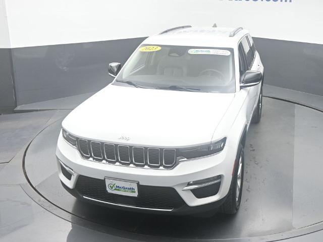 2023 Jeep Grand Cherokee Vehicle Photo in Cedar Rapids, IA 52402