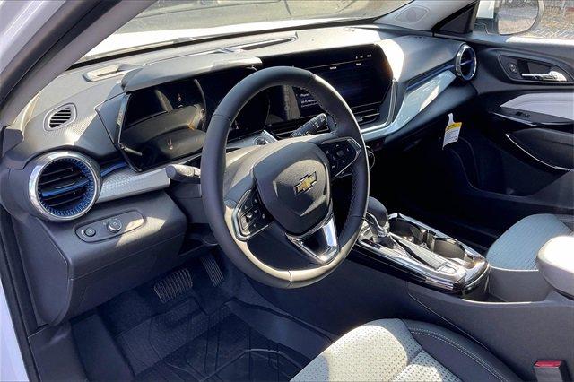 2025 Chevrolet Trax Vehicle Photo in TOPEKA, KS 66609-0000