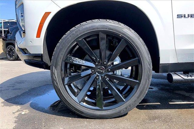 2025 Chevrolet Suburban Vehicle Photo in KANSAS CITY, MO 64114-4502