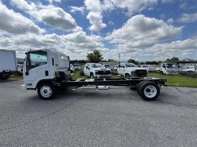 2024 Chevrolet Low Cab Forward 5500 HG Vehicle Photo in ALCOA, TN 37701-3235