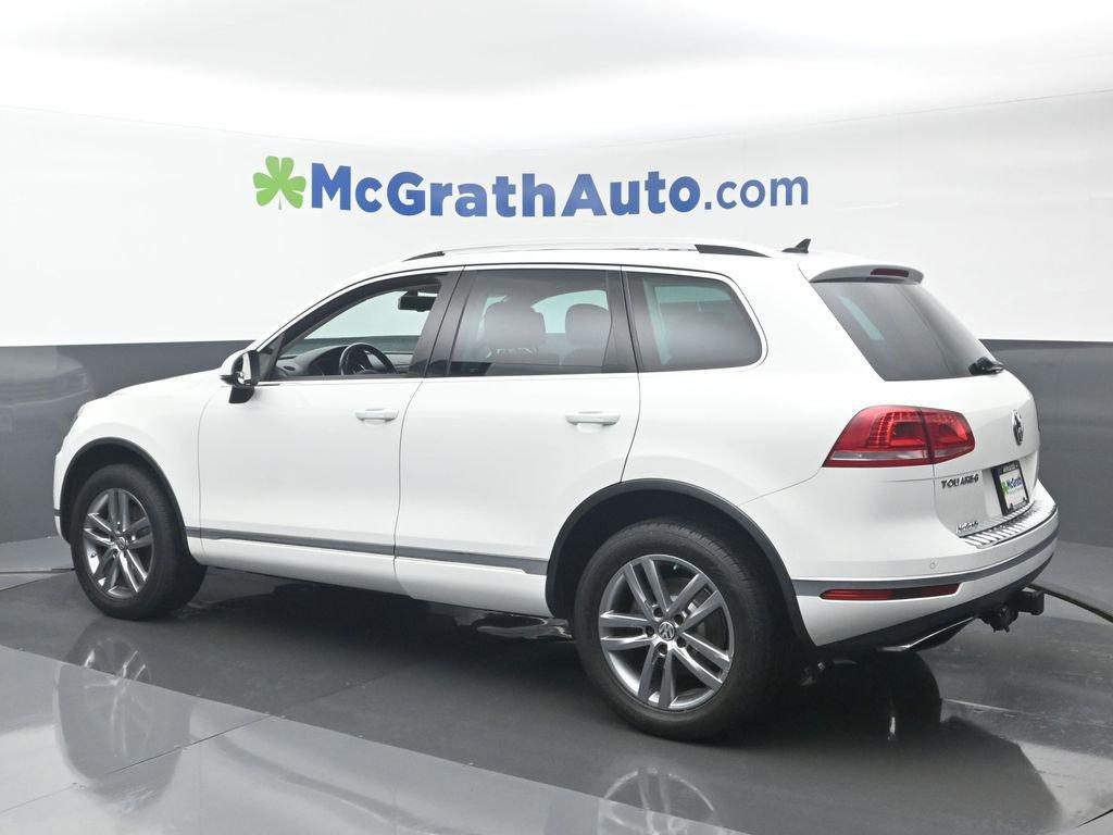 2016 Volkswagen Touareg Vehicle Photo in Marion, IA 52302