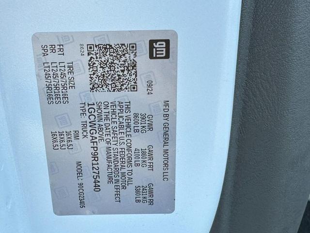 2024 Chevrolet Express Cargo 2500 Vehicle Photo in COLUMBIA, MO 65203-3903