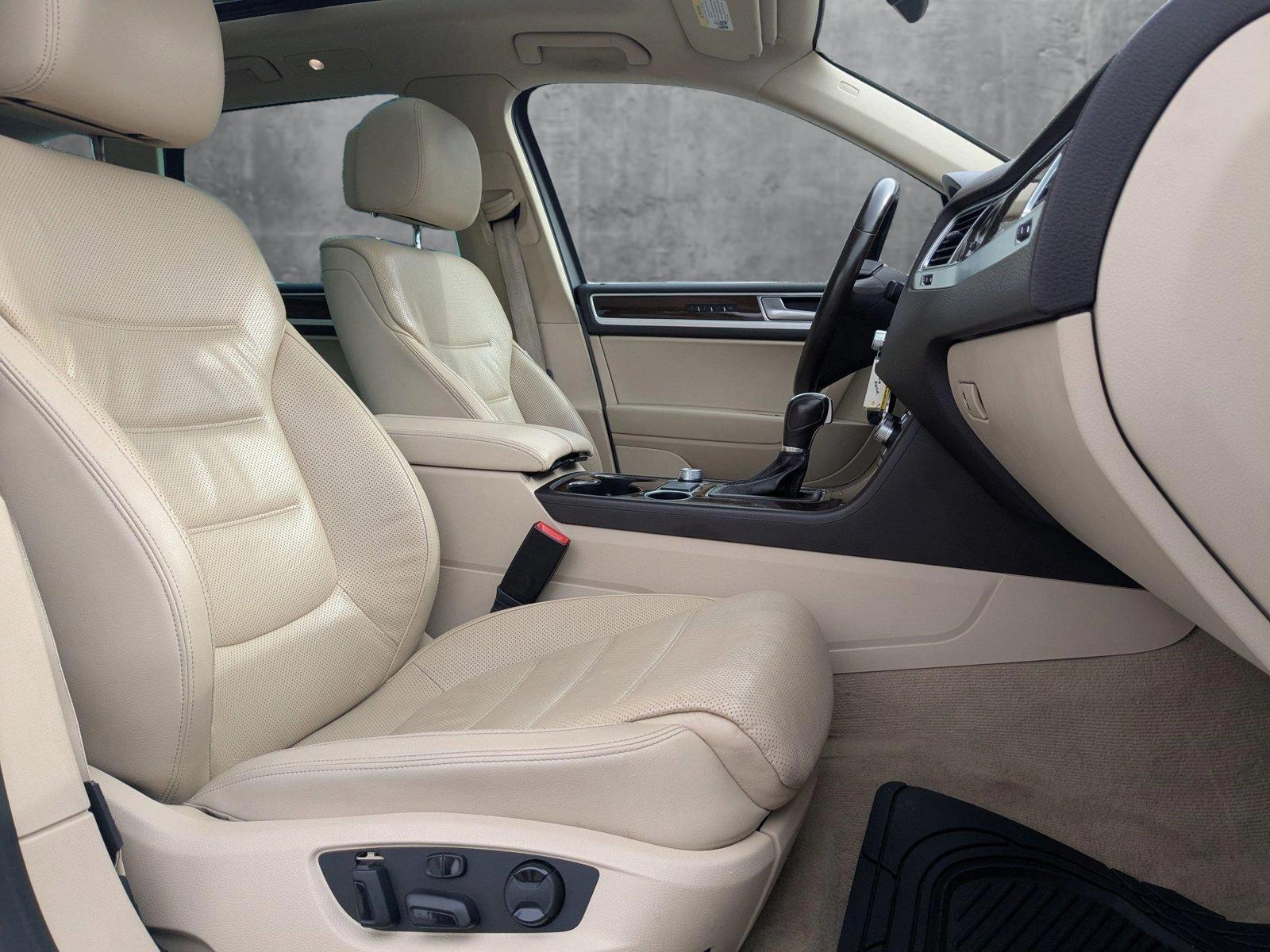 2016 Volkswagen Touareg Vehicle Photo in Spokane, WA 99201