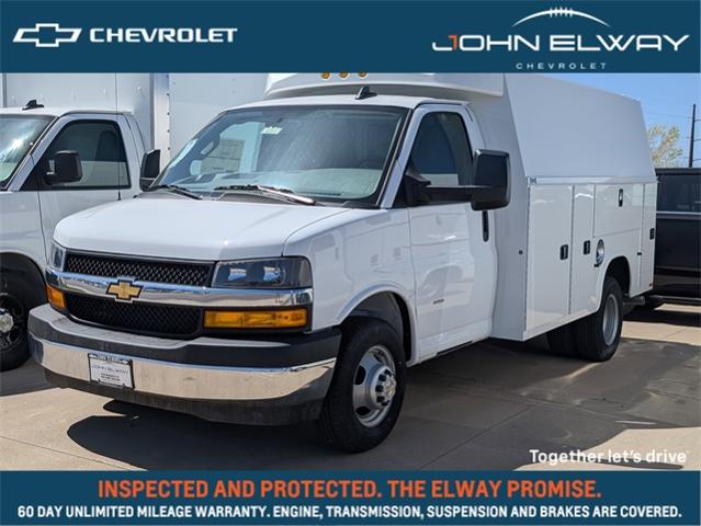 2024 Chevrolet Express Commercial Cutaway Vehicle Photo in ENGLEWOOD, CO 80113-6708