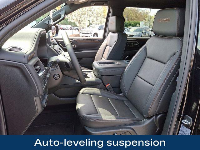 2024 Chevrolet Suburban Vehicle Photo in PAWLING, NY 12564-3219