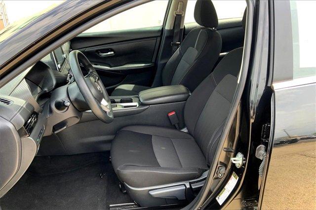 2024 Nissan Sentra Vehicle Photo in TOPEKA, KS 66609-0000