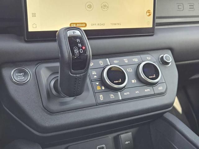 2024 Defender Vehicle Photo in AUSTIN, TX 78717
