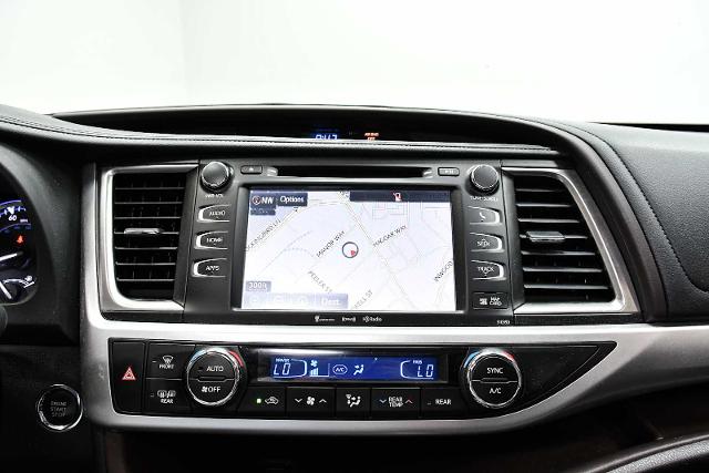 2019 Toyota Highlander Vehicle Photo in DALLAS, TX 75235