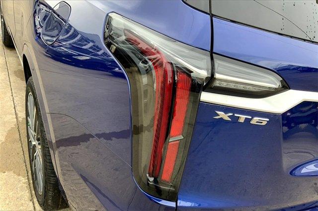 2023 Cadillac XT6 Vehicle Photo in TOPEKA, KS 66609-0000