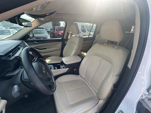 2022 Jeep Grand Cherokee L Vehicle Photo in Doylsetown, PA 18901