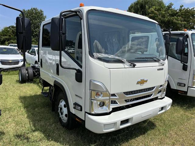 2025 Chevrolet Low Cab Forward 3500 Vehicle Photo in ALCOA, TN 37701-3235