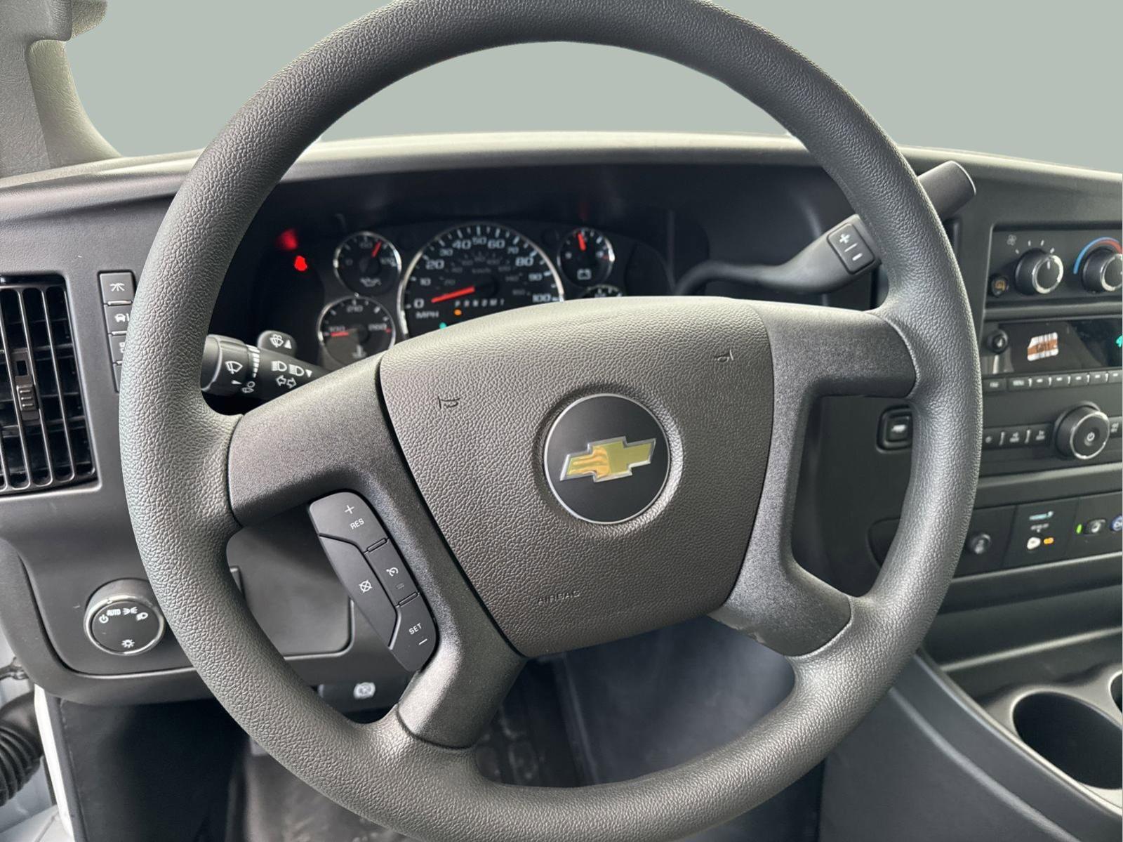 2025 Chevrolet Express Cargo 2500 Vehicle Photo in GEORGETOWN, TX 78626-7508