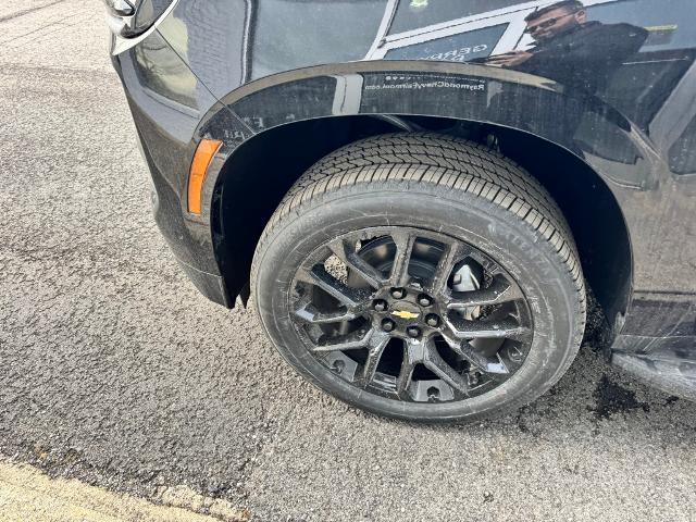 2025 Chevrolet Suburban Vehicle Photo in FAIRMONT, WV 26554-2318