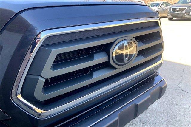 2022 Toyota Tacoma 2WD Vehicle Photo in KANSAS CITY, MO 64114-4502