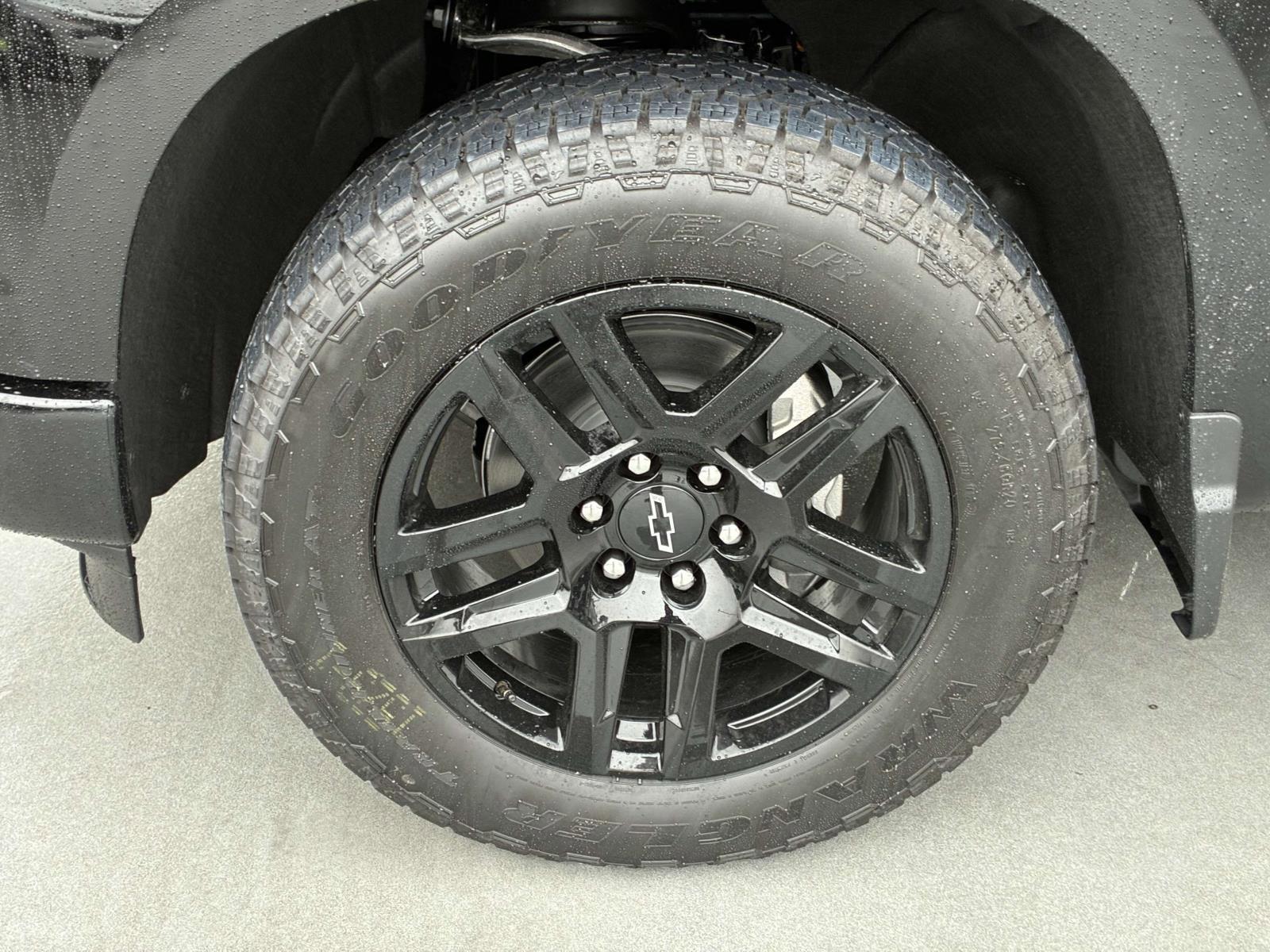2025 Chevrolet Silverado 1500 Vehicle Photo in LOS ANGELES, CA 90007-3794