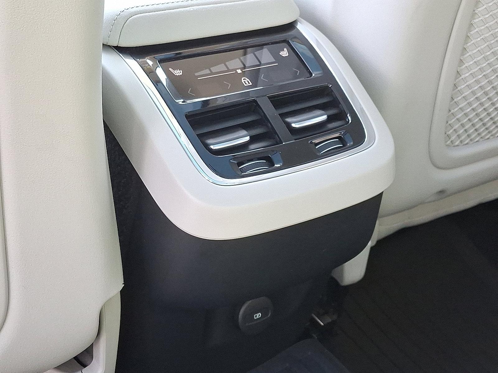 2023 Volvo XC60 Vehicle Photo in Trevose, PA 19053