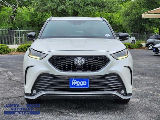 2021 Toyota Highlander Vehicle Photo in DENTON, TX 76210-9321
