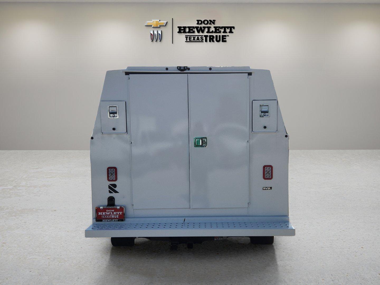 2025 Chevrolet Express Cutaway 3500 Vehicle Photo in GEORGETOWN, TX 78626-7508