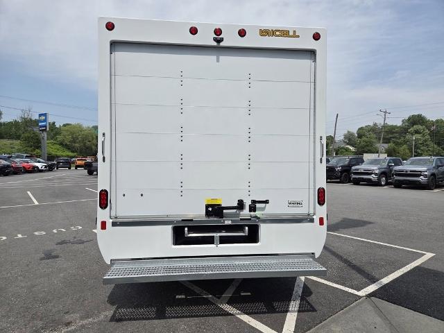 2025 Chevrolet Express Cutaway 3500 Vehicle Photo in GARDNER, MA 01440-3110