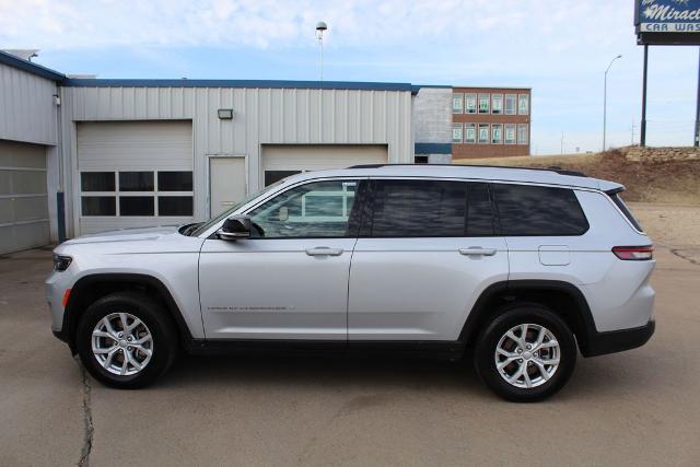 2023 Jeep Grand Cherokee L Vehicle Photo in Cedar Rapids, IA 52402