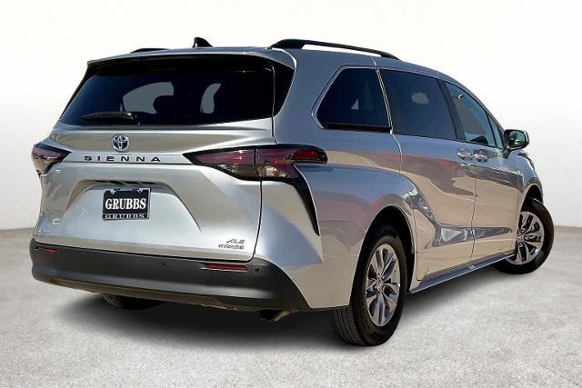 2024 Toyota Sienna Vehicle Photo in San Antonio, TX 78230