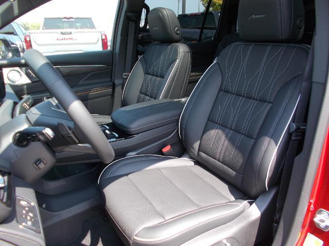 2025 Buick Enclave Vehicle Photo in LOWELL, MA 01852-4336