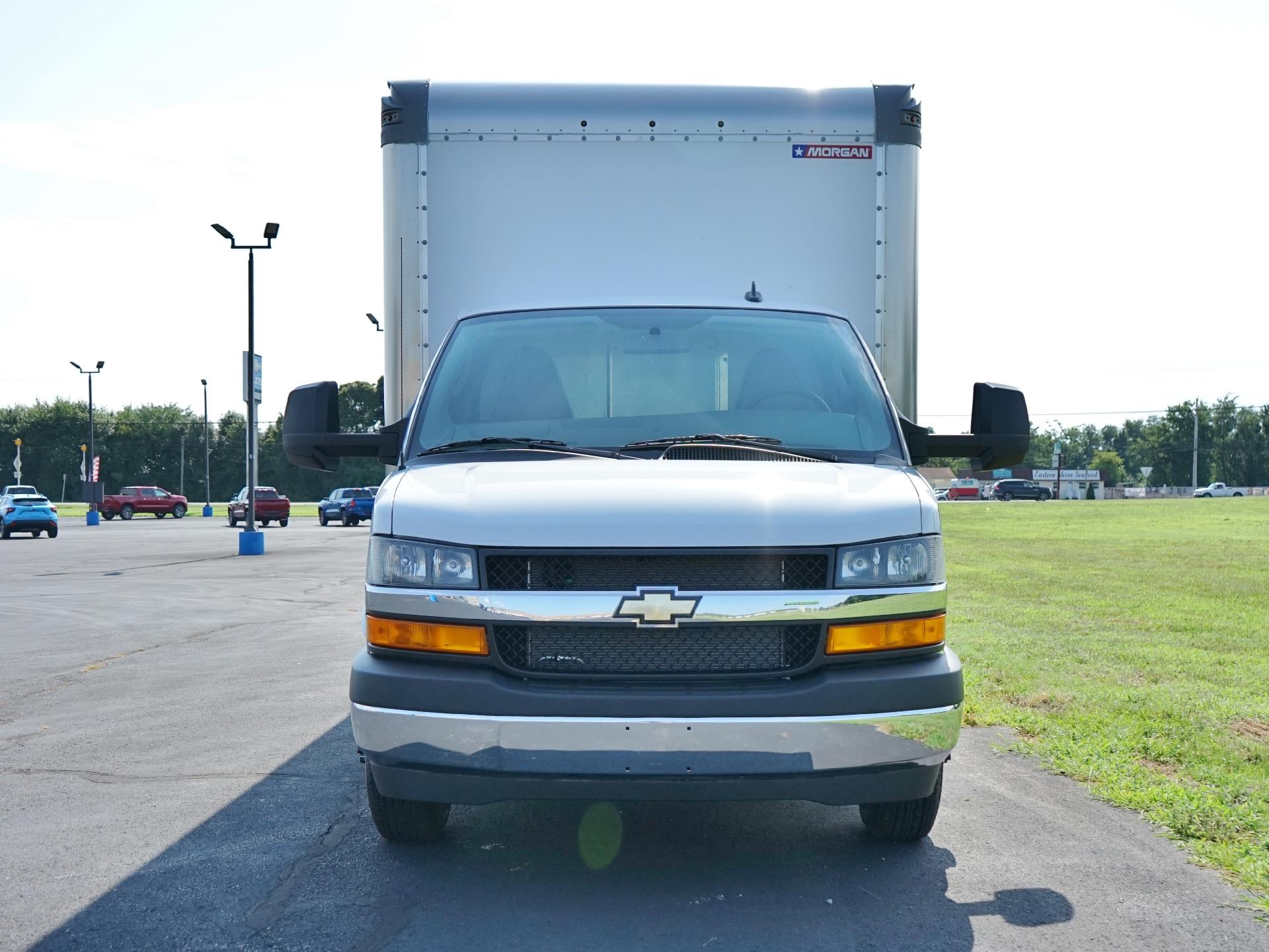 2024 Chevrolet Express Cutaway 3500 Vehicle Photo in SMYRNA, DE 19977-2874