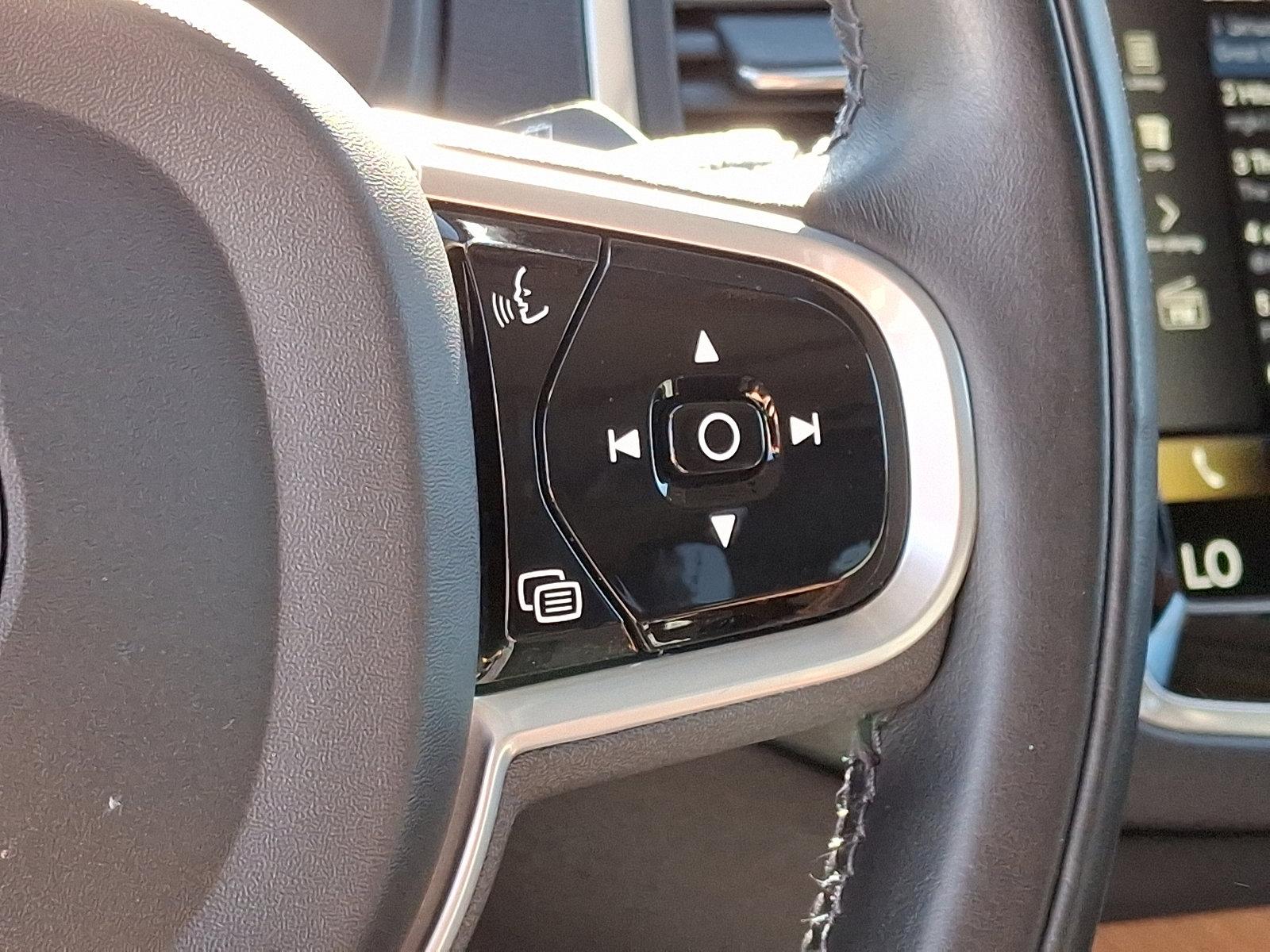 2022 Volvo XC90 Vehicle Photo in Trevose, PA 19053