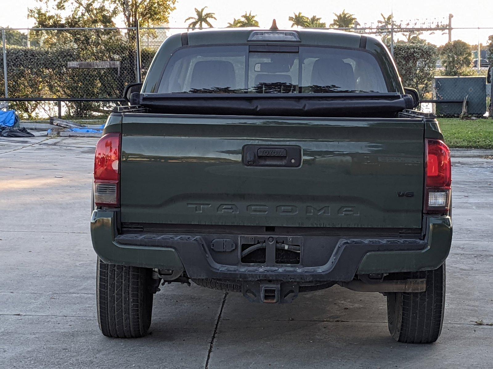 2021 Toyota Tacoma 2WD Vehicle Photo in Davie, FL 33331